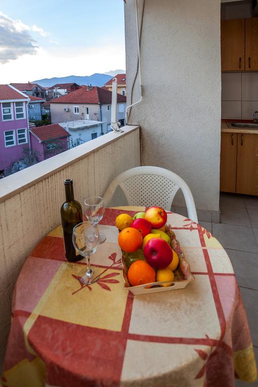 Apartments Marko Tivat Exterior photo